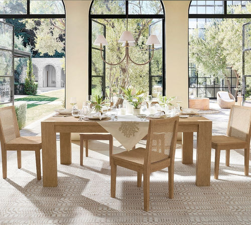 Extendable dining table